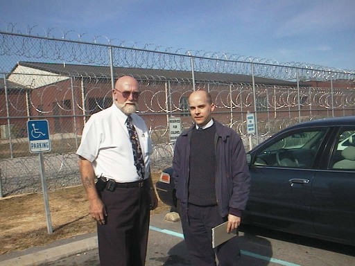 Brett in front of the Columbia SC jail (in Nov 2001)