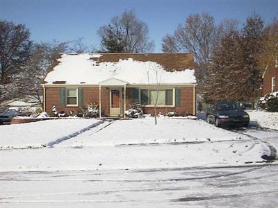 snow on the Mason mansion