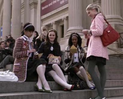 Leighton Meester and Taylor Momsen on Gossip Girl